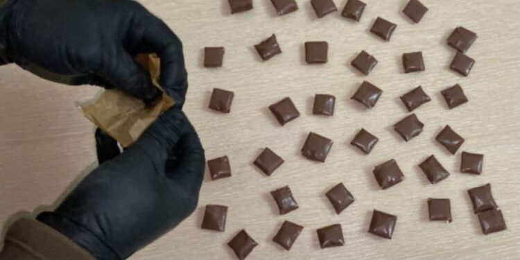 Distribuiau droguri pe teritoriul municipiului Chișinău. Doi minori, reținuți de polițiști