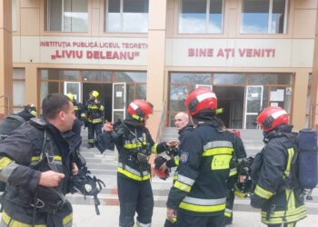 В лицее «Ливиу Деляну», в котором недавно вспыхнул пожар, возобновились занятия