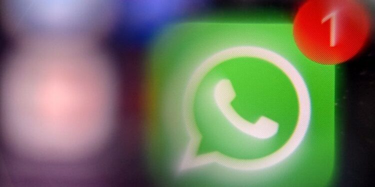В работе WhatsApp произошел глобальный сбой