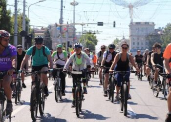 Cursă de ciclism în capitală: Traficul rutier, suspendat pe mai multe străzi