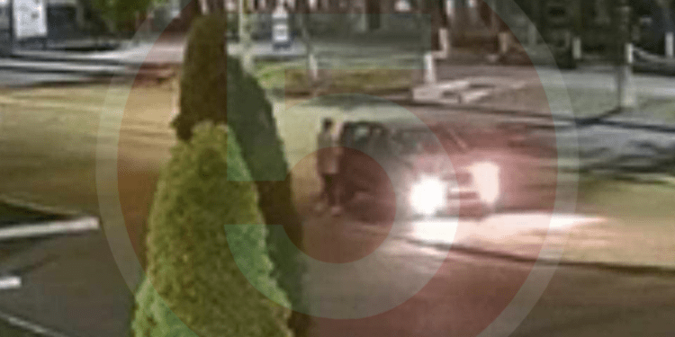 PRESA: Filmulețul cu Ana, fata de 19 ani dispărută de patru zile, care urcă în automobilul ce a dus-o într-o direcție necunoscută