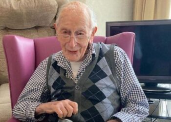 111-летний британец — теперь самый старый мужчина на свете
