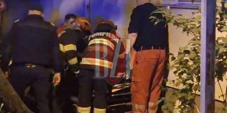 O tânără din Moldova a căzut de la etajul unui bloc din Iași. În ce stare este