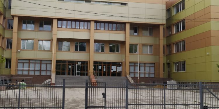 Decis! Elevii Liceului Teoretic „Liviu Deleanu” din Chișinău, unde a avut loc un incendiu, vor învăța online