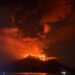 Alertă de tsunami în Indonezia după erupția vulcanului Ruang. Imagini cu norul de cenușă de un kilometru și fulgere deasupra craterului