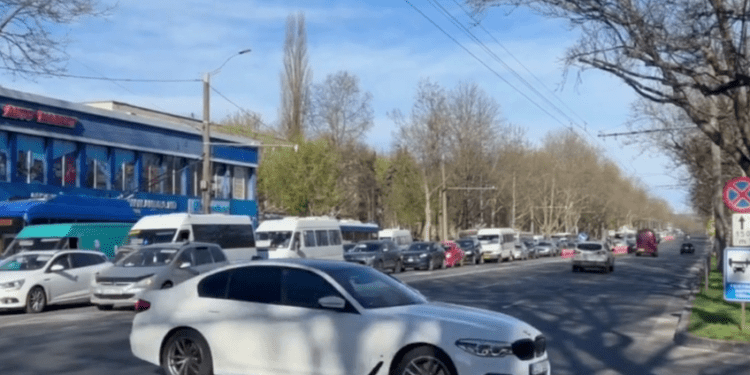 Ambuteiaje infernale în sectoarele Buiucani și Centru ale capitalei. Anunțul poliției