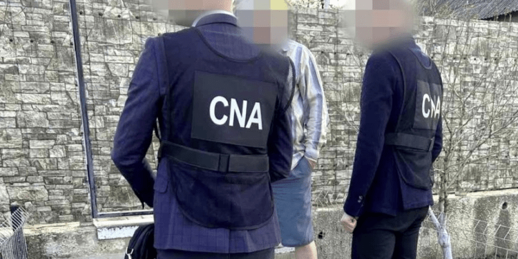 1000 de euro pentru un permis de conducere. Un bărbat din Cantemir a fost reținut de CNA
