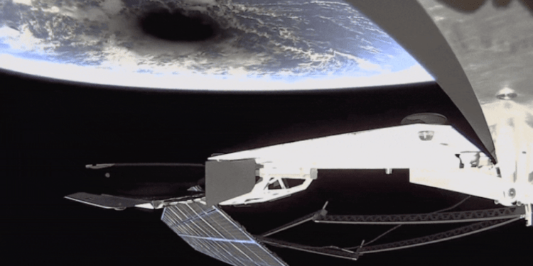 Eclipsa de Soare, văzută din spațiu, de pe sateliții lui Elon Musk