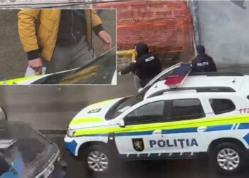 Momentul în care un șofer mituiește doi polițiști, în plină stradă, în centrul capitalei