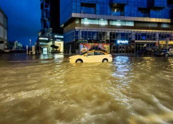 Ploaie artificială sau schimbare climatică? Întrebări după inundațiile record din Dubai, Emiratele Arabe neagă o însămânțare a norilor