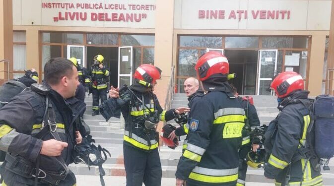 Эксперты рассматривают три версии причины пожара в лицее имени Ливиу Деляну в Кишиневе