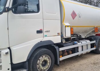 FOTO // Primele 50 de tone de motorină donate fermierilor moldoveni, au fost distribuite