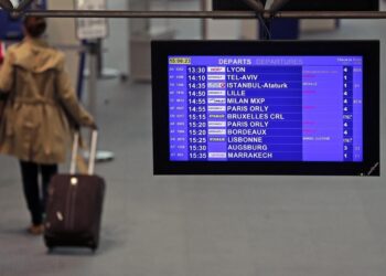 Во Франции в четверг могут отменить до 70% рейсов из-за забастовки диспетчеров