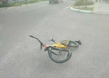 Accident în stânga Nistrului: Un copil pe bicicletă, lovit de o mașină