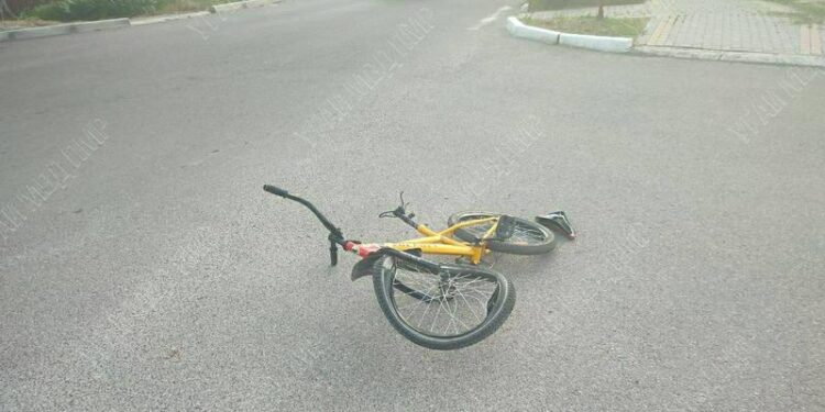 Accident în stânga Nistrului: Un copil pe bicicletă, lovit de o mașină