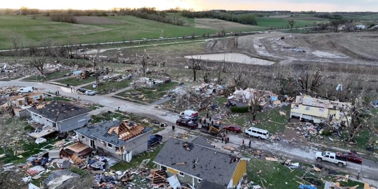 Из-за урагана в США погибли 15 человек, среди которых двое детей