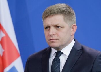 Словацкого премьера выписали из больницы, он продолжает реабилитацию дома