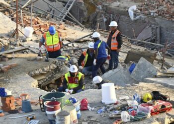 В ЮАР рухнул строившийся дом. Под завалами могут находиться 50 человек