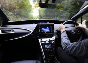 Приняты новые технические условия для праворульных машин