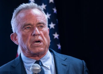 NYT узнала, что в мозге Роберта Кеннеди-младшего нашли червя-паразита