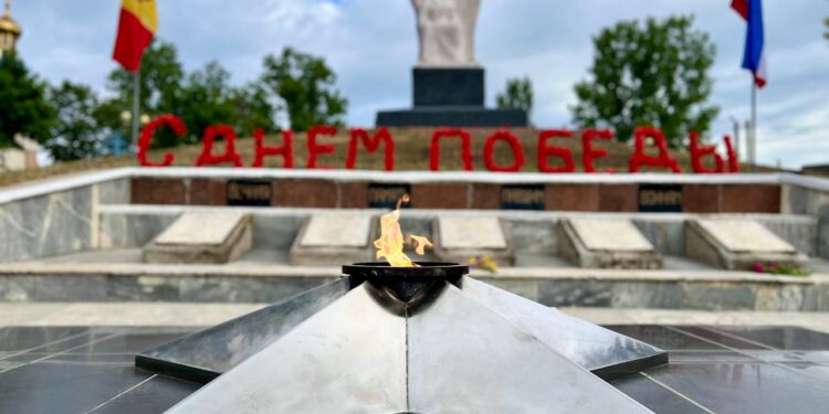 Никто не забыт, ничто не забыто! Евгения Гуцул: Вечный огонь в Комрате был зажжен частицей Вечного огня у могилы неизвестного солдата в Александровском саду