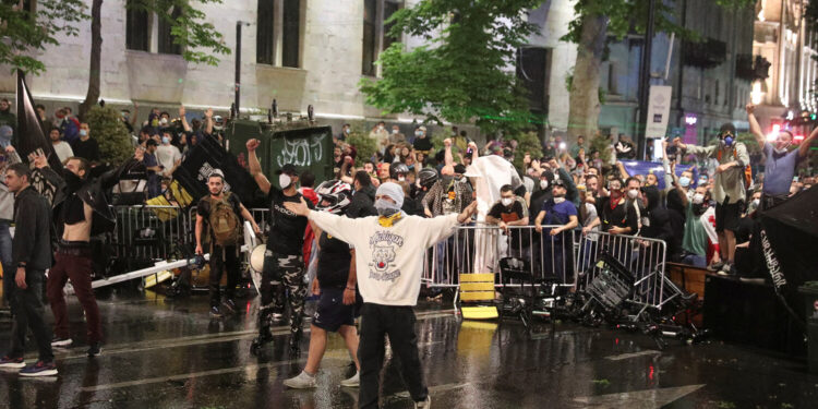 В Грузии задержали гражданина Молдовы, его считают организатором митингов