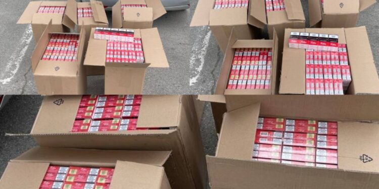 2500 pachete de țigări, găsite de ofițerii vamali într-un automobil. Șoferul nu a oferit explicații