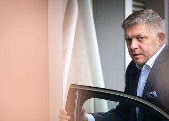 В Словакии заявили об угрожающем жизни состоянии Фицо после покушения