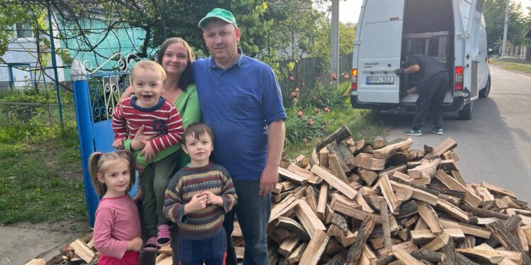 120 семей со всей Молдовы обратились в общественные приемные, открытые командой Илана Шора, с просьбой о помощи в обеспечении дровами