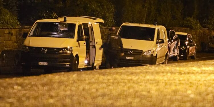 Возле Цюриха голый мужчина бросался на людей в парке и убил бегунью