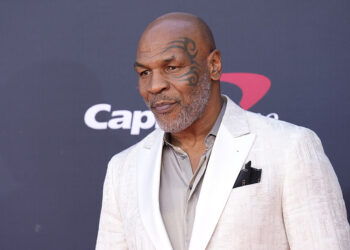 Майку Тайсону потребовалась медпомощь во время перелета в Лос-Анджелес