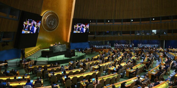 Генассамблея ООН приняла резолюцию о геноциде в Сребренице