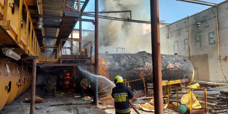 Incendiu la o fostă vinărie din Chișinău: Fumul dens era văzut de la sute de metri distanță