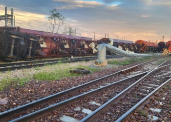 Un tren a fost răsturnat de tornadă în nordul Italiei