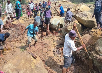 Peste 2.000 de oameni au fost îngropați de vii de o alunecare de pământ, în Papua Noua Guinee