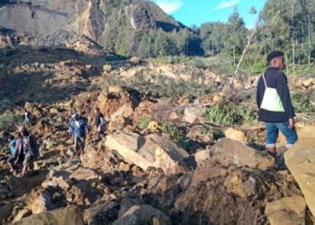 Peste 100 de oameni au murit în urma unei alunecări de teren în Papua Noua Guinee