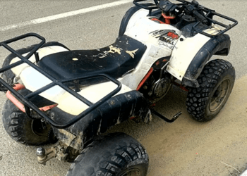 Operațiunea „Motociclistul” la Orhei: Un bărbat, sancționat după ce i-a permis fiului de doar 8 ani să urce la ghidonul unui ATV