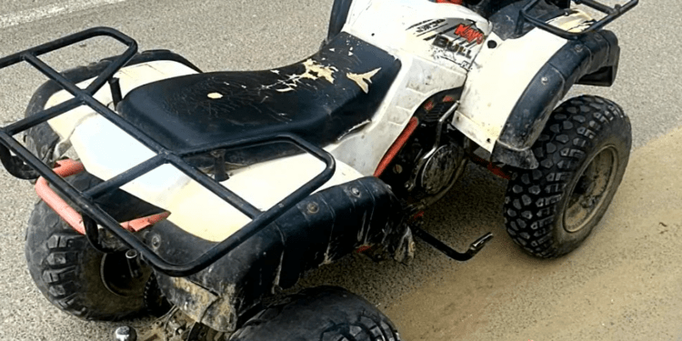 Operațiunea „Motociclistul” la Orhei: Un bărbat, sancționat după ce i-a permis fiului de doar 8 ani să urce la ghidonul unui ATV