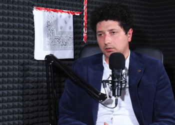 După ce a pretins că vrea să protejeze aeroportul de privatizare, Radu Marian a recunoscut că amendamentul său are de fapt scopul de a transmite spațiile comerciale pentru o perioadă mai lungă