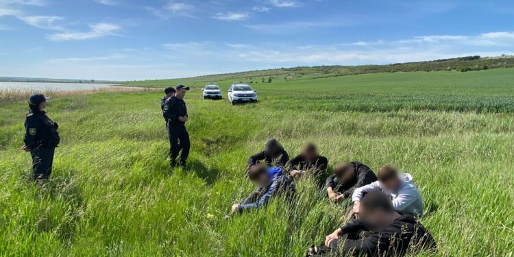 Шестеро украинцев пойманы при нелегальном пересечении границы