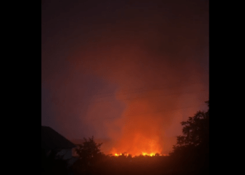 Incendiu de proporții în apropierea lacului Dănceni. 20 de hectare de stuf, mistuite de flăcări