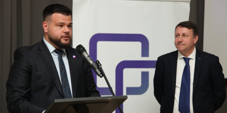 Замглавы партии CUB раскритиковал предложение PAS изменить статью «Измена родине» и пригрозил протестами