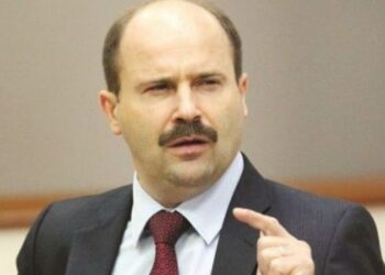 Fost ministru al Economiei: Dacă rupi spațiile comerciale de la aeroport, el devine neatractiv