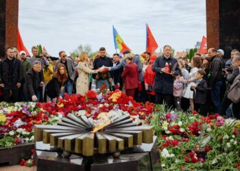 Moldova a sărbătorit Ziua Victoriei: Zeci de mii de oameni au participat la procesiunile solemne organizate de blocul politic „Victorie”