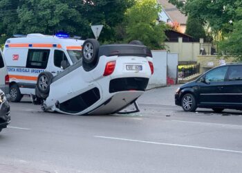 Приземлилась на крышу: ДТП в секторе Чеканы
