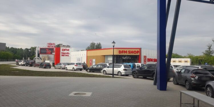 Trafic intensiv la Sculeni și Leușeni, ieșirea din Moldova. Ce spune Poliția de Frontieră