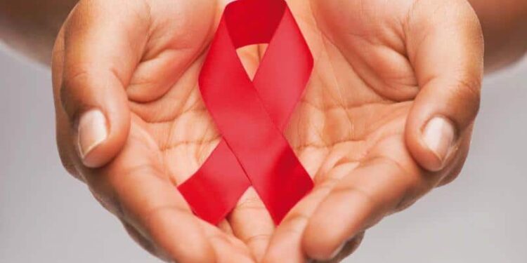 Peste 5700 de persoane din Republica Moldova nu cunosc că sunt infectate cu HIV