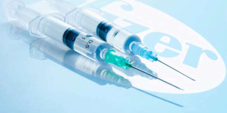 Компания Pfizer скрывала данные о вреде своей вакцины от коронавируса — Reuters