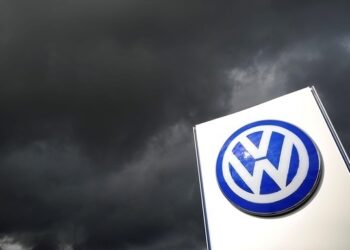 Volkswagen отзывает более 270 тысяч авто из-за неисправности