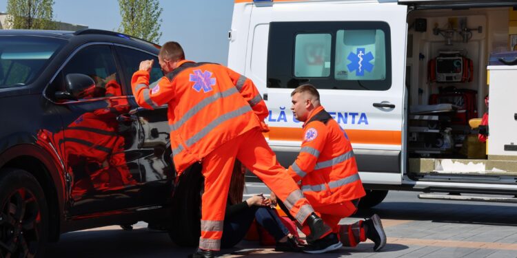 В Кишиневе врачи спасли ребенка, запертого в припаркованном на солнце автомобиле